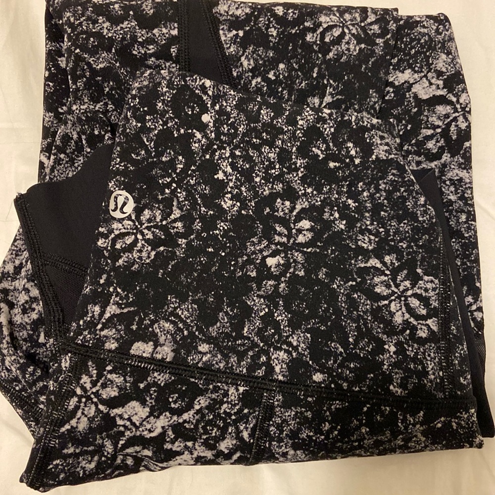 Lululemon Wunder Under High-Rise sz 6 - crop